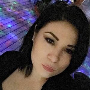 Meet your Posher, Maira